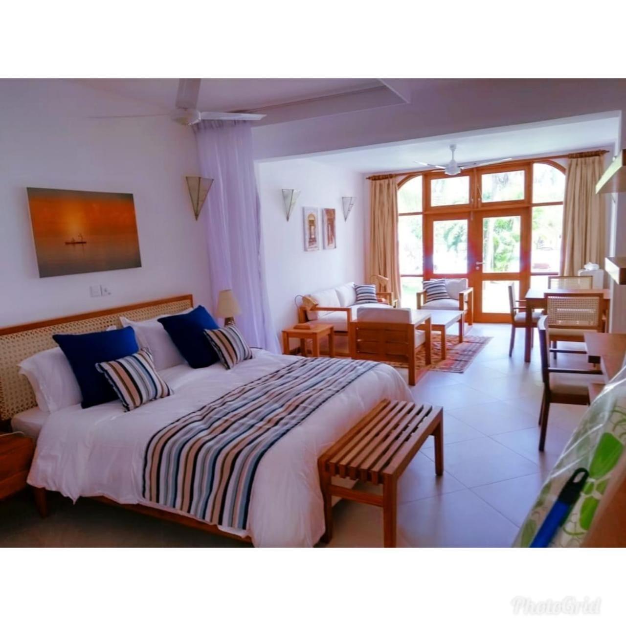 شاطئ دياني Mbili Kuwili Studio Suites المظهر الخارجي الصورة